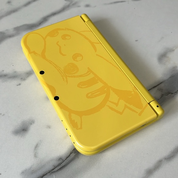 New Nintendo 3DS XL Pikachu Edition - Picture 8 of 8
